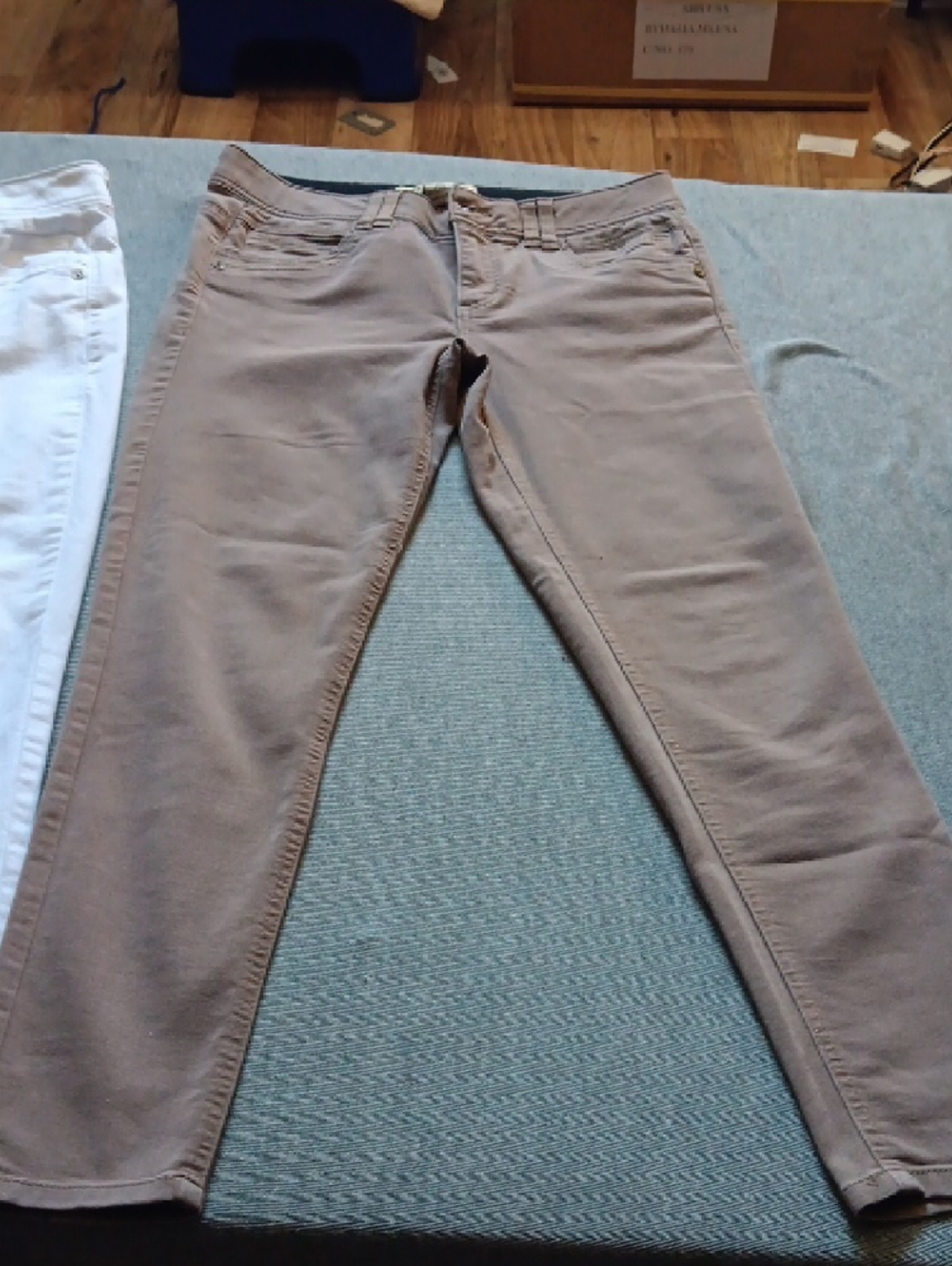 Democracy White Skinny Jeans for Women - Picture 2 of 7